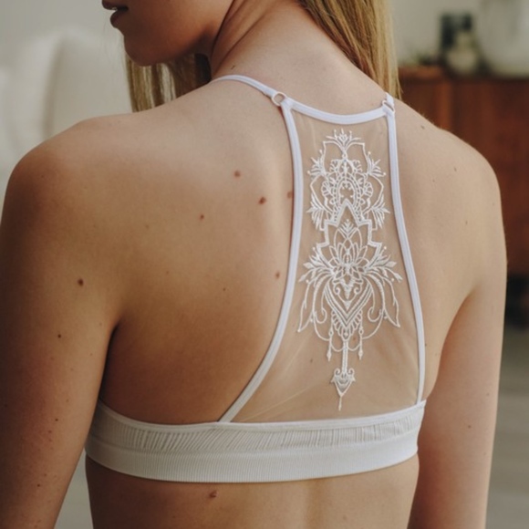 GET NOTICED Bralette - WHITE - Picture 2 of 4